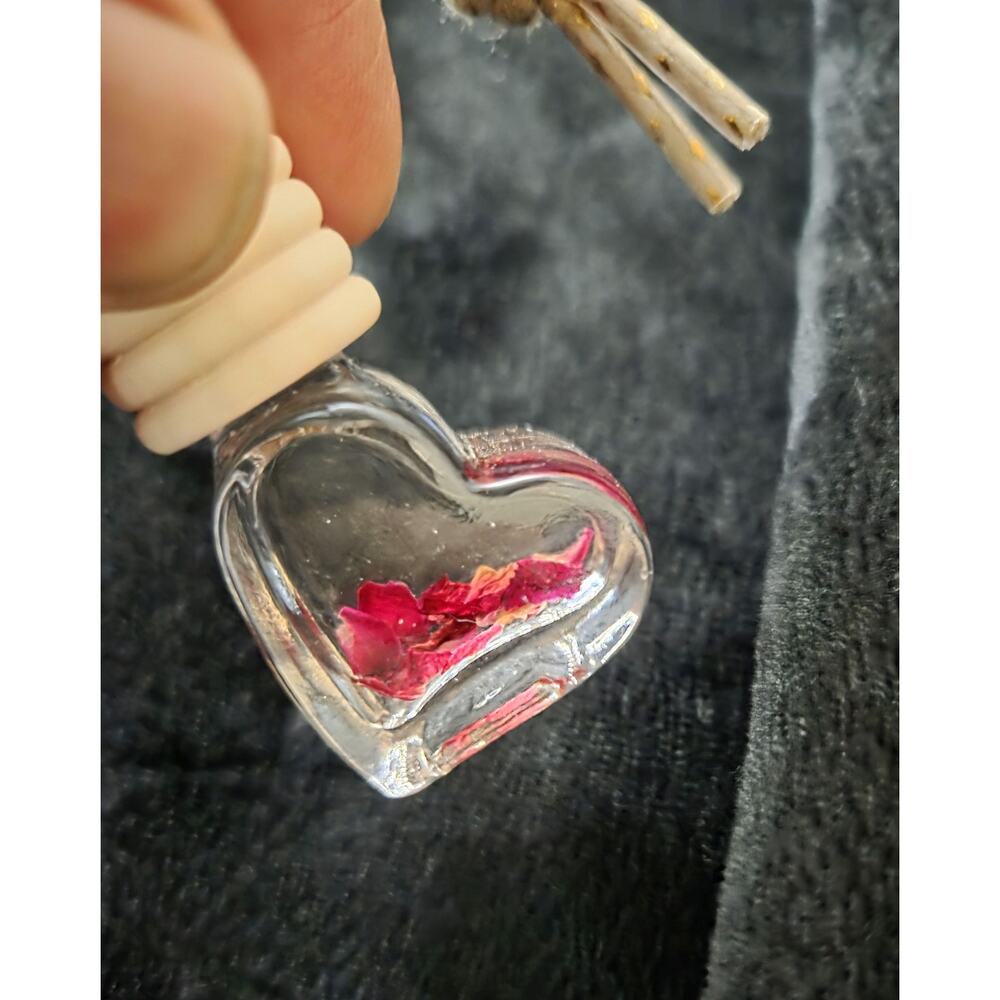 Macintosh Apple Heart Shaped Car Air Freshener - Oil Diffuser Aromatherapy